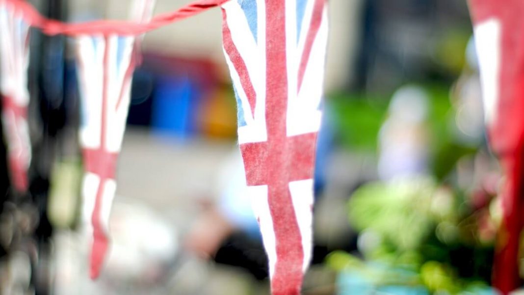 uk flag on buntings