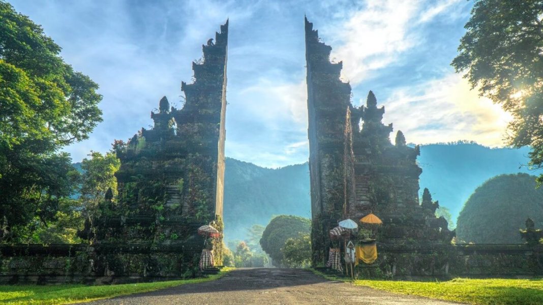 handara gate bali indonesia blue sky background