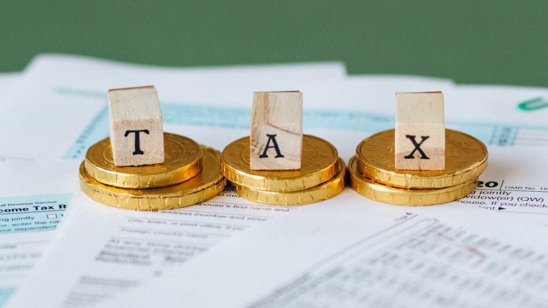 taxes letter cubes
